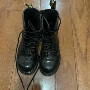 Girl Shoes, Doc Martens, shine